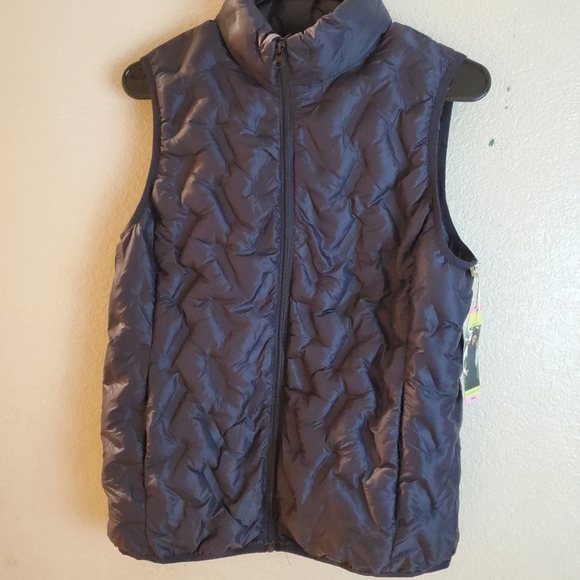 Tangerine Light Weight Puffed Black Vest - Picture 2 of 5